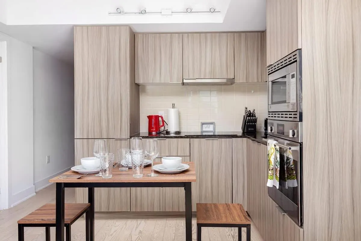 Work And Relax In Our 1Br Dt Apartment Toronto Canada