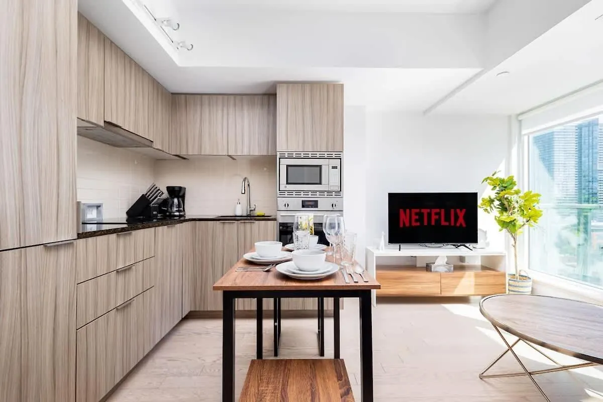 Work And Relax In Our 1Br Dt Apartment Toronto